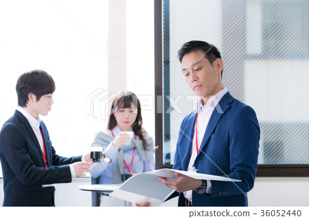 業務資深員工 業務資深員工 36052440