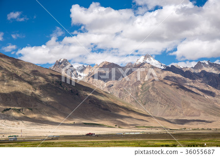 Mountain view of Zanskar Valley 36055687