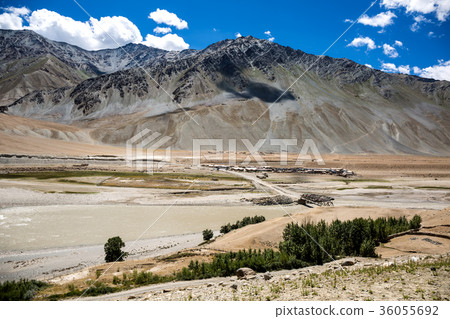 Mountain view of Zanskar Valley Mountain view of Zanskar Valley 36055692