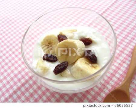 Banana yogurt Banana yogurt 36056587