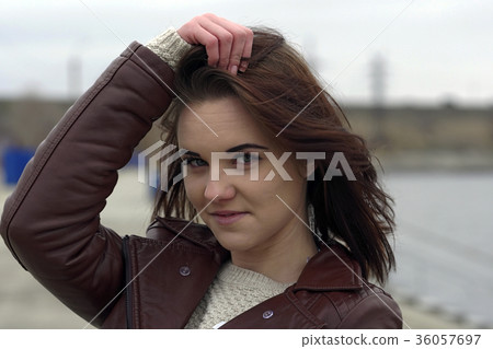 Portrait of a young beautiful girl Portrait of a young beautiful girl 36057697