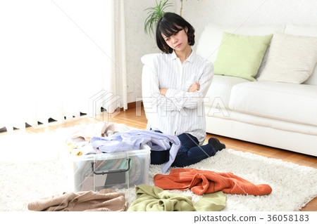 A girl who is not good at cleaning A girl who is not good at cleaning 36058183