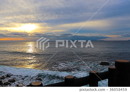Izu Sunrise Izu Sunrise 36058459