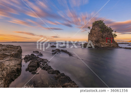 Morning sea 36061356