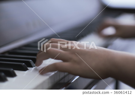 Piano practice 36061412