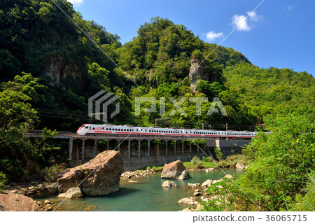 火車,鐵路,鐵道,交通運輸,山,樹,雲,天,新鮮,自然,環境,寧靜,平和,安詳,性質,宏觀,三貂嶺 火車,鐵路,鐵道,交通運輸,山,樹,雲,天,新鮮,自然,環境,寧靜,平和,安詳,性質,宏觀,三貂嶺 36065715