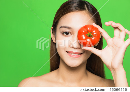 一個女人用番茄 一個女人用番茄 36066336