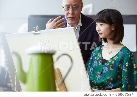 Young and senior drawing a picture Young and senior drawing a picture 36067584