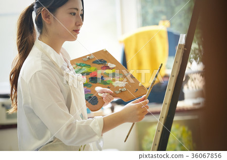 畫畫的女人 36067856