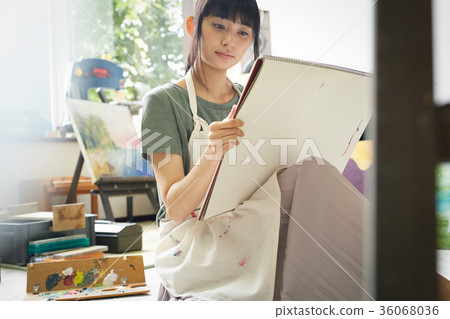 畫畫的女人 36068036