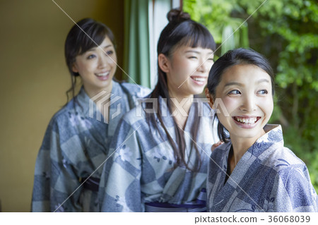 Woman enjoying a hot spring trip Woman enjoying a hot spring trip 36068039