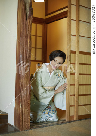 The inn's hostess 36068327