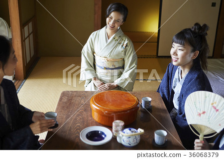 The inn's hostess 36068379