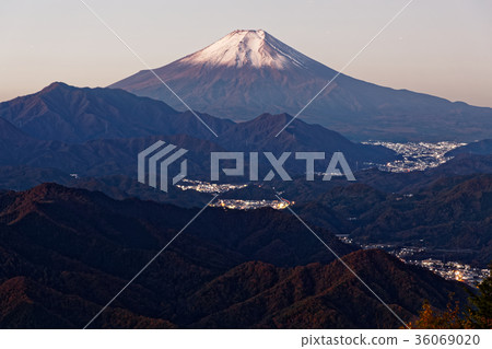 從山上看不見的富士山。 從山上看不見的富士山。 36069020