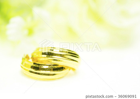 Gold pendant cameo earring jewelry with flowers 36069091