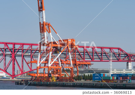 Osaka harbor 36069813