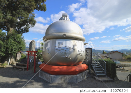 Hakozaki Hachiman Shrine Treasures Bell Temple 36070204