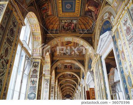 Corridor of Raffaello Corridor of Raffaello 36070396