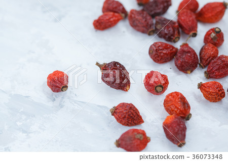 Dried dog rose for drinks or tea 36073348