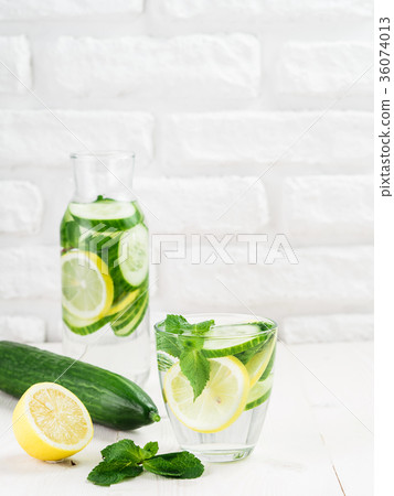 infused detox water with cucumber, lemon and mint 36074013