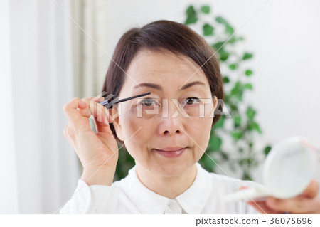 Woman make up Woman make up 36075696