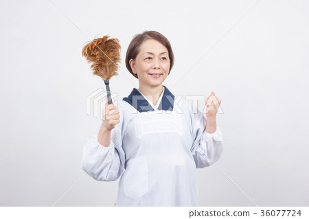 General cleaning woman budget clothes kimono 36077724