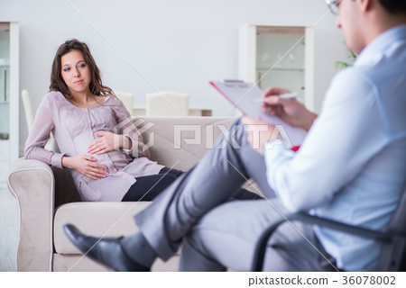 Pregnant woman visiting psychologist doctor Pregnant woman visiting psychologist doctor 36078002