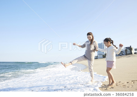 母親，女兒，旅行，海 36084258