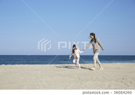母親，女兒，旅行，海 36084260