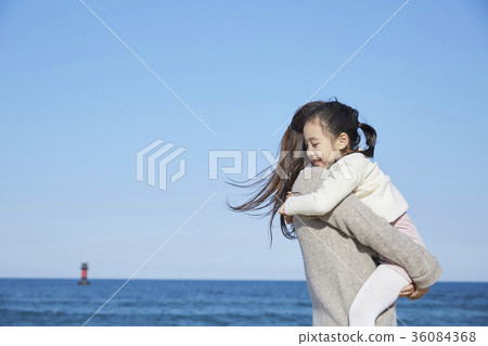 母親，女兒，旅行，海 36084368