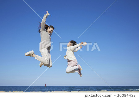 Mother, daughter, travel, sea Mother, daughter, travel, sea 36084452