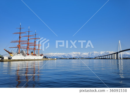 立山山脈和Kaiohmaru 36091538