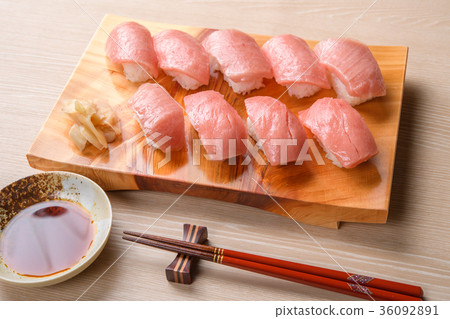 Large Tori nigiri sushi 36092891