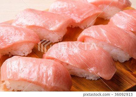 大Tori nigiri壽司 36092913