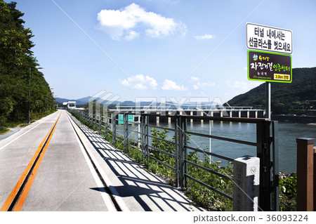 Yangshuo, Bicycle, Four Rivers Bicycle 36093224