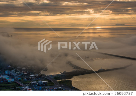 Shiretoko Rausu port in the sea of clouds 36093787