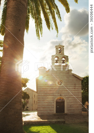 chapel chapel 36096444
