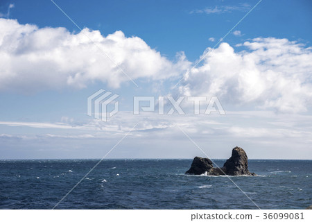 Itoigawa's Yakuin Coast and Javelin 36099081