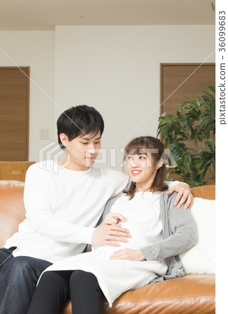 Men and women who enjoy pregnancy 36099683