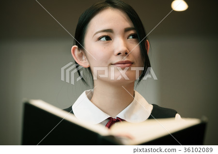 Auditorium High school students 36102089