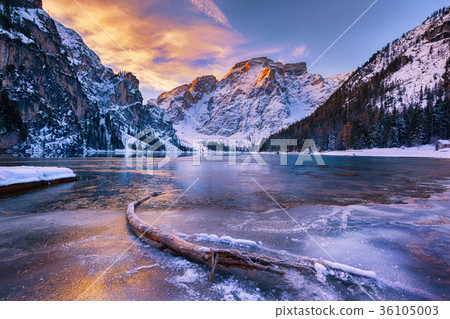 winter sunrise over Lago di Braies, Dolomites winter sunrise over Lago di Braies, Dolomites 36105003