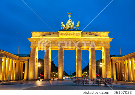Brandenburg gate in Berlin, Germany 36107028
