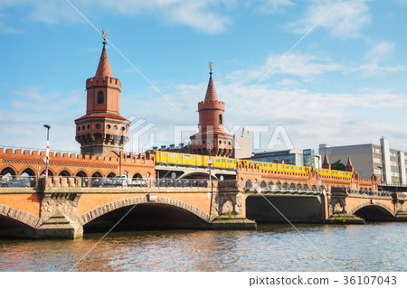 Oberbaum bridge in Berlin 36107043