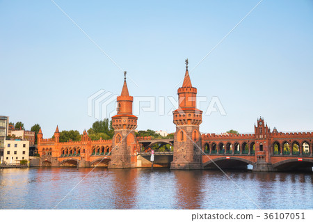 Oberbaum bridge in Berlin Oberbaum bridge in Berlin 36107051