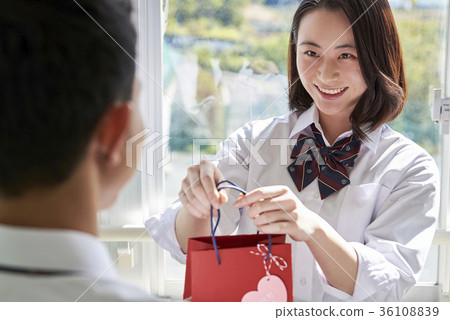 Student-Present [Cooperation: Urawa Lutheran Academy] 36108839