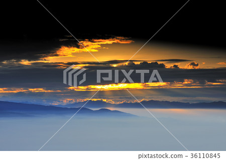 雲海,山,觀音山台北市,台北盆地,都市,城市,觀音山風景區,北海岸及觀音山國家風景區,新北市,八里區 36110845