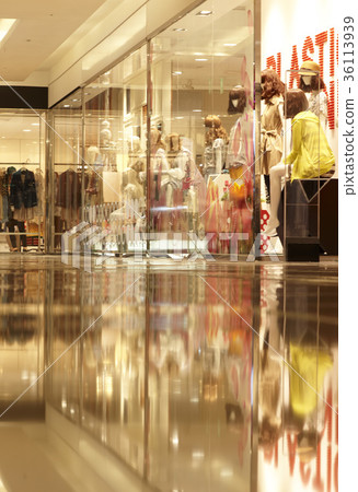 Clothing Store 36113939