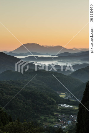 Sea of clouds and settlements 36118449