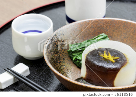 Furofuki daikon和清酒 36118516