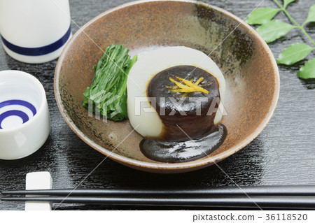 Furofuki daikon and sake 36118520